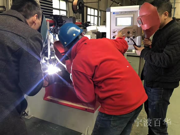 杭州客户考察管道自动焊机