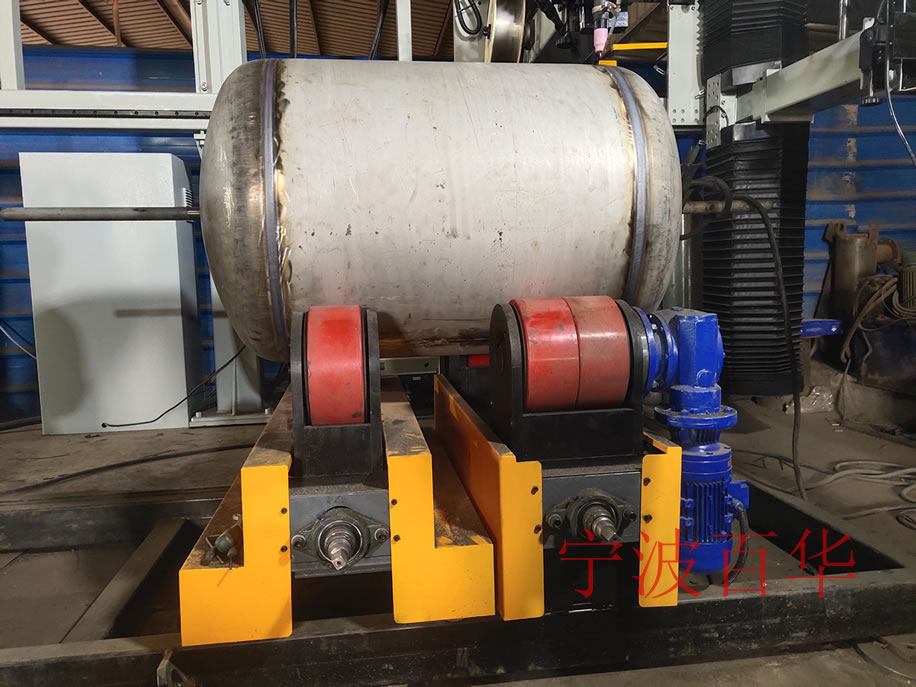 管道自动焊机设备：龙门罐体直环缝焊接一体机