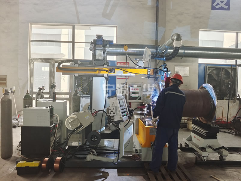 冶金行业运用悬臂式管道自动焊机焊接操作机