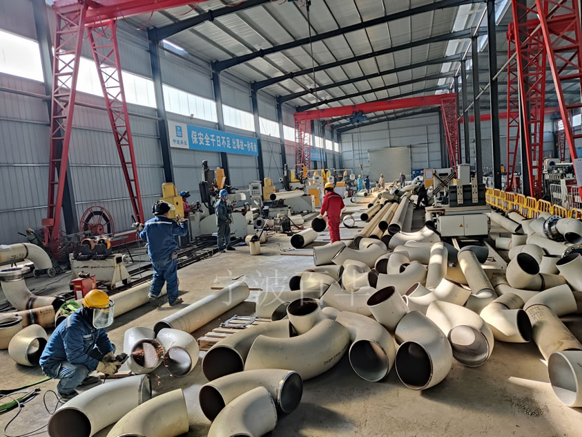 裕龙石化管道焊接预制生产线